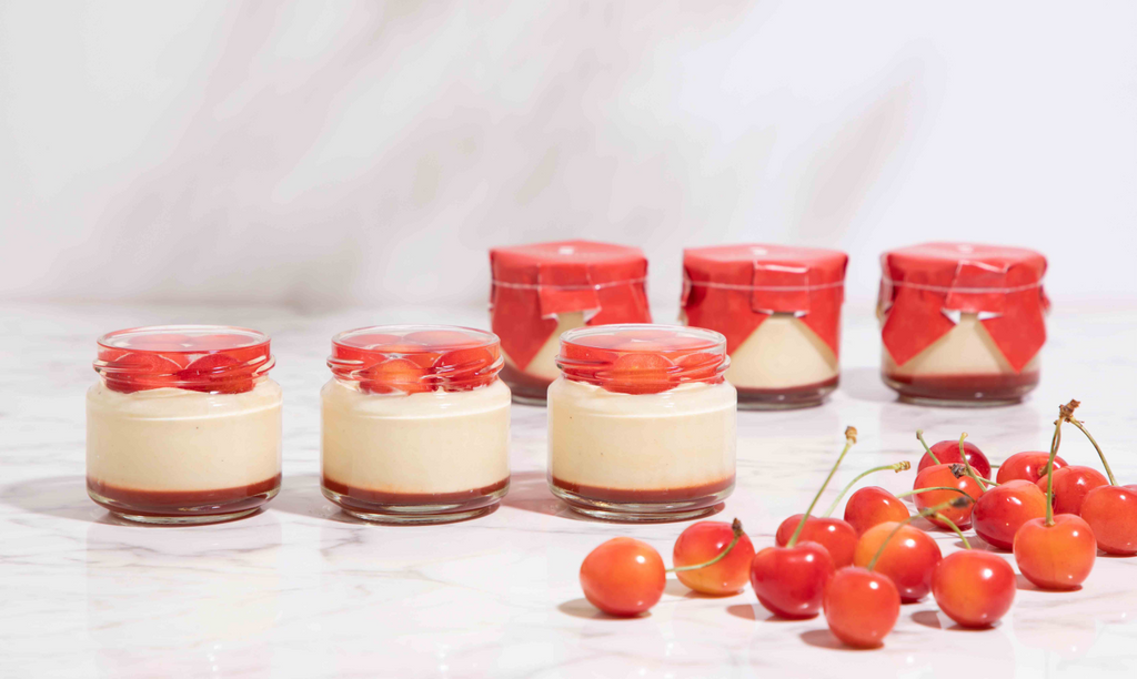 甘酸っぱさ×濃厚クリーミー! さくらんぼと濃厚チーズのさくらんぼチーズプリン